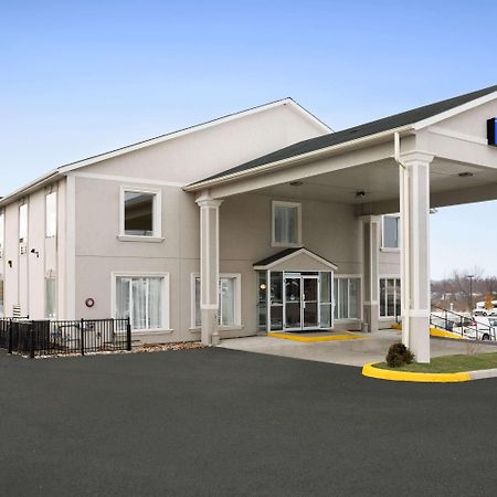 Days Inn By Wyndham וודסטוק מראה חיצוני תמונה