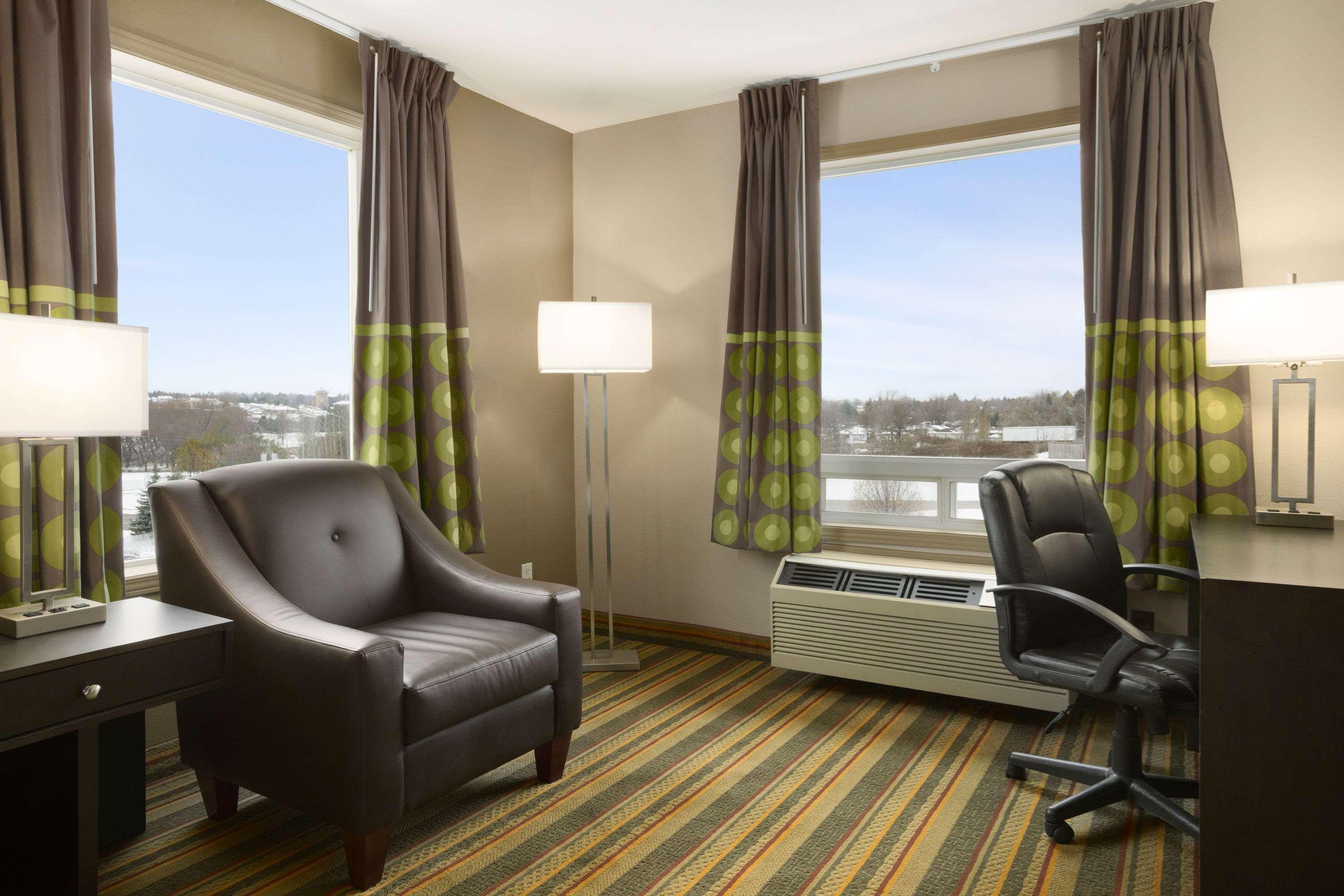 Days Inn By Wyndham וודסטוק מראה חיצוני תמונה